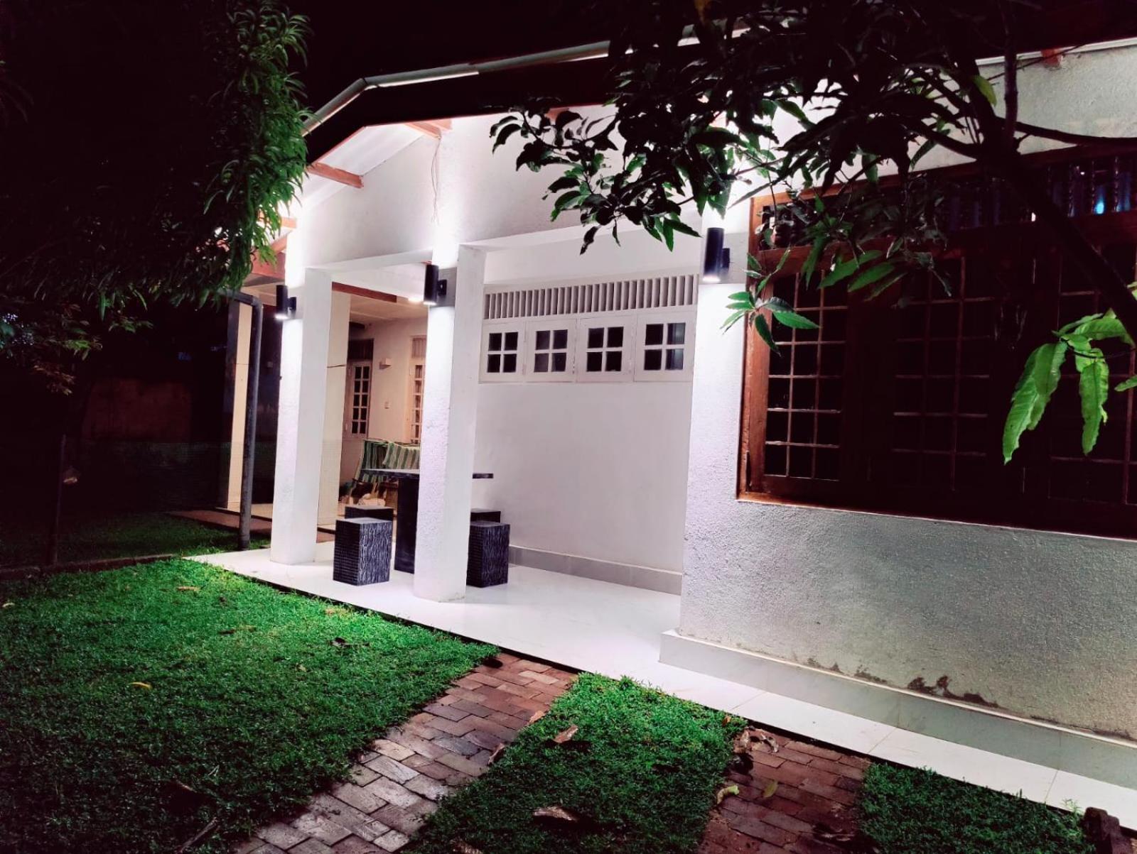 Araliya Uyana Residencies - Entire House With Two Bedrooms Ferienhaus Colombo